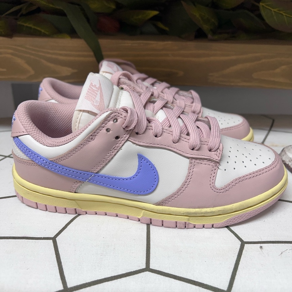 Nike dunk low pink oxford women size 5